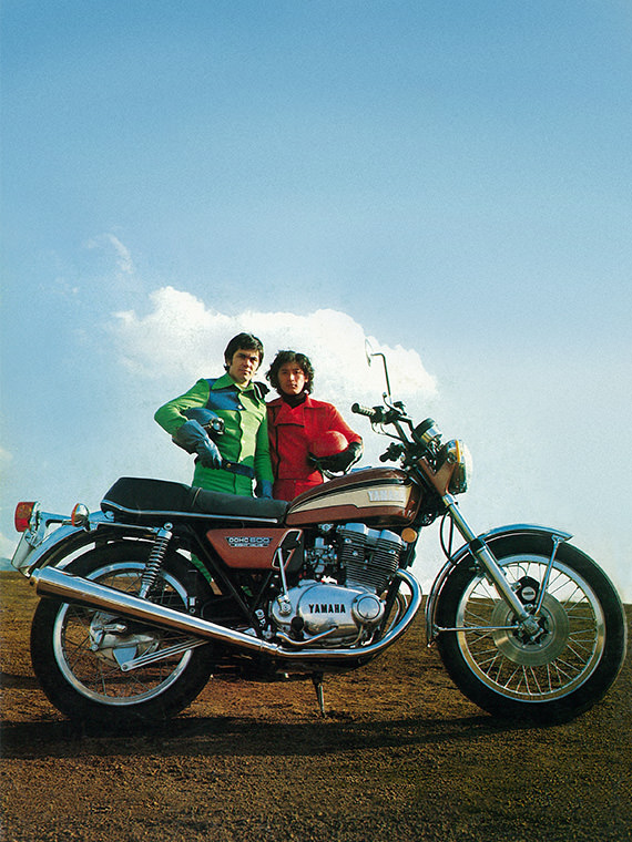 Advertisement photo for the 1972 TX750