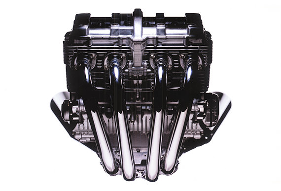 The XJR1300’s air-cooled 4-valve engine(1998 year model)