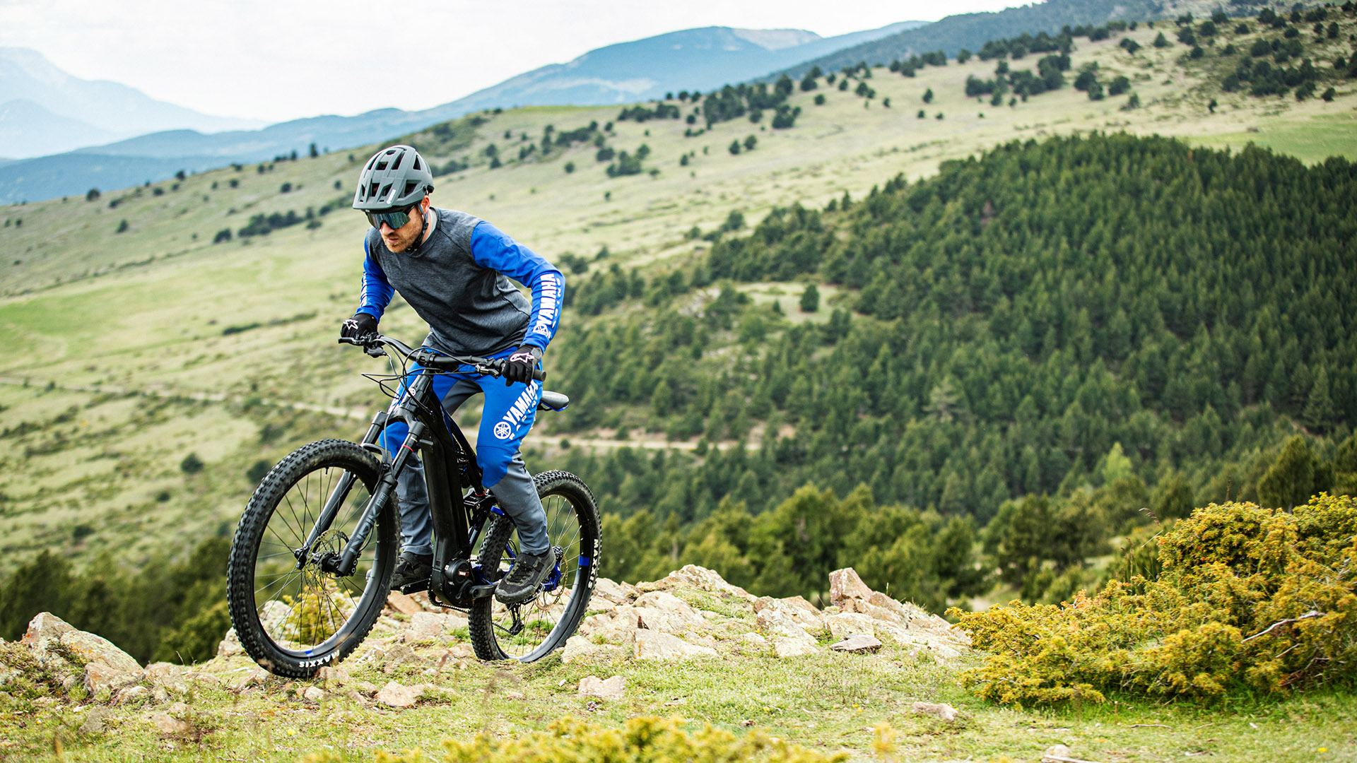 PW-XM Feature Introduction Movie