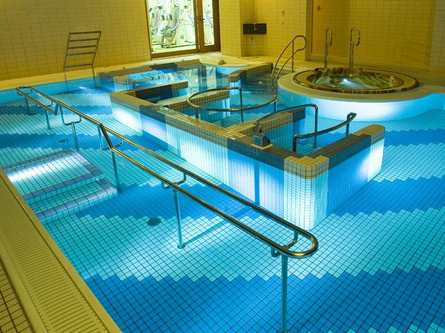 Our underwater lighting systems can light up your pool. -1-