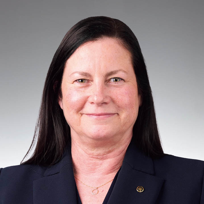 取締役（社外）　Sarah L. Casanova