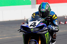 2014年AMAスーパーバイク選手権で活躍中のジョシュ・ヘイズ選手とYZF-R1