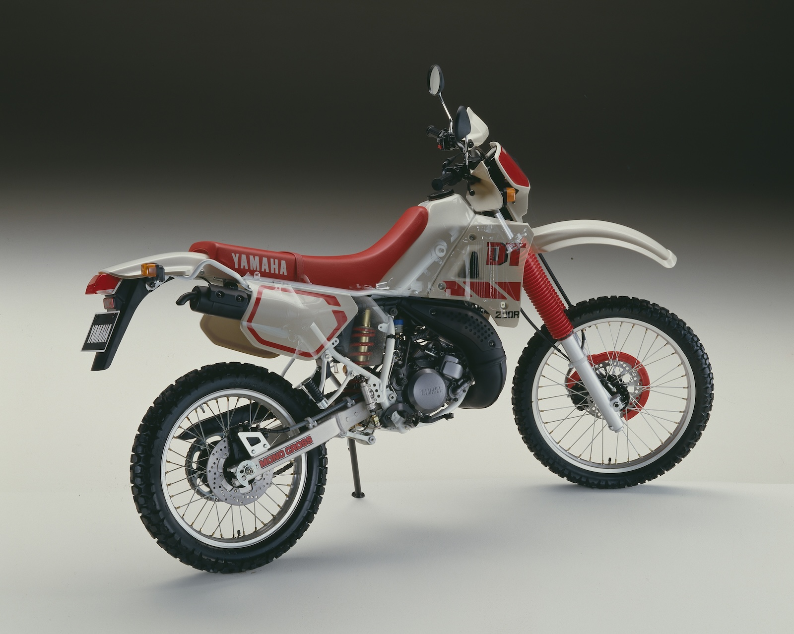 1990 DT200R