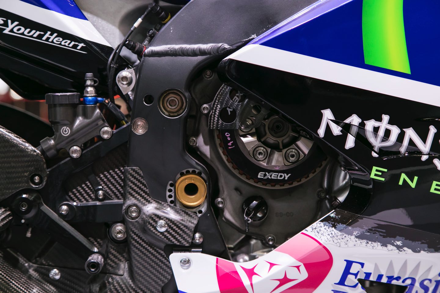 Amazon | 1/12 ヤマハ 〓 YZR-M1 / バレンティーノ・ロッシ 2015