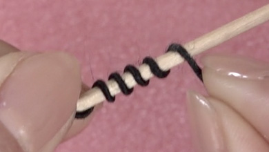 Wrap #24 wire around a toothpick to make a 25mm spring shape.