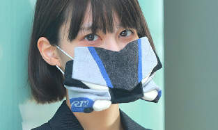 YZF-R1Mマスク by 羊毛フェルト