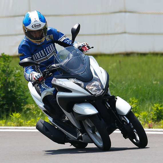 驚きすら感じたスポーツバイクなみのハンドリング。