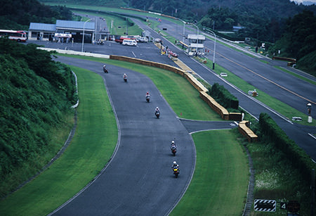 FZRシリーズ開発当時の袋井テストコース