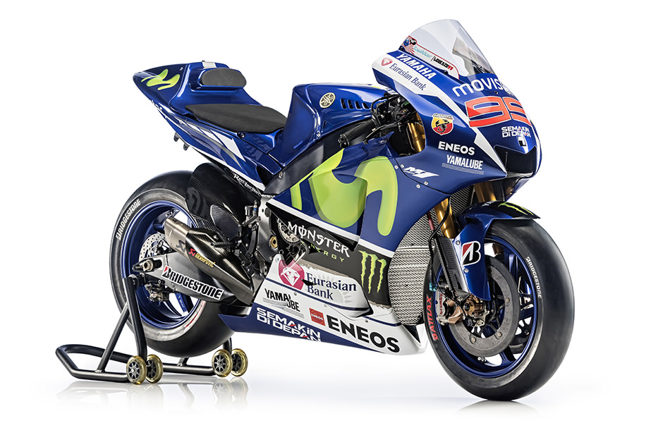YZR-M1 2015年モデルエンジン:1000cc水冷・並列4気筒・クロスプレーンクランクシャフト、フレーム:アルミデルタボックスフレーム、タイヤ:前後16.5インチ、重量:158kg 、最高出力:240ps以上