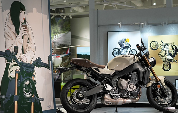 イラストレーターが描くYAMAHAバイクのあるスタイル展