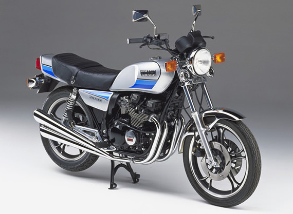 XJ400D (4-pipe muffler spec released in 1981)