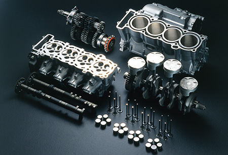 水冷・DOHC・5バルブエンジン（1998年モデル）