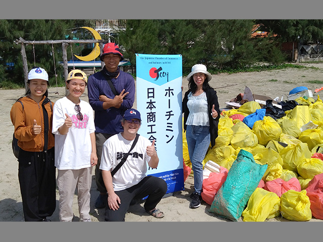 YREAからクリーン活動に参加した方たちの集合写真