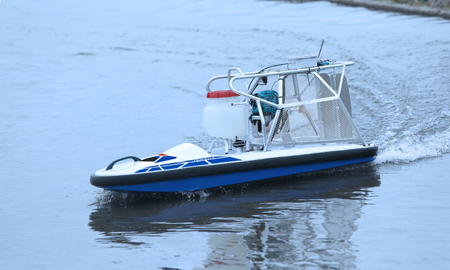 Unmanned Herbicide Sprayer Boat - WATER STRIDER