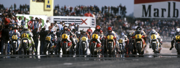 Start of the 500cc class race at the French GP