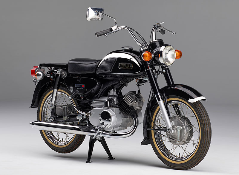 https://global.yamaha-motor.com/showroom/cp/collection/a7/img/1968_A7.jpg