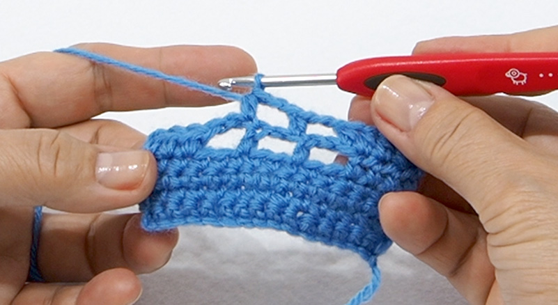 How to crochet the side cover holes