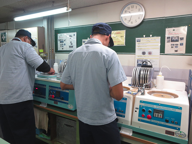 Observing the microstructure of materials